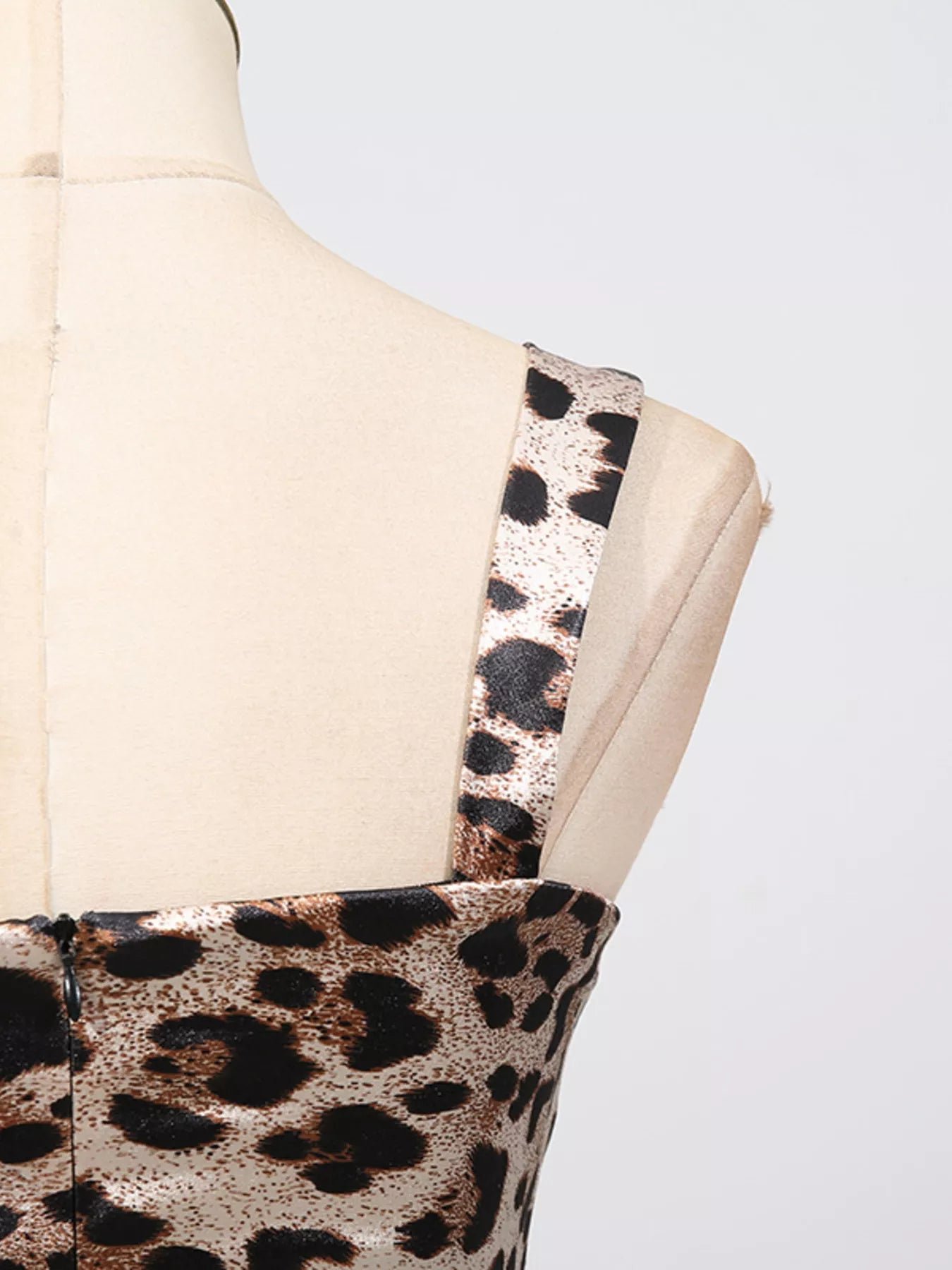 Leopard Print Bodycon Back Slit Midi Dress 9dec0a66ab4e4f39838ba0223fd297a8-Max-Origin