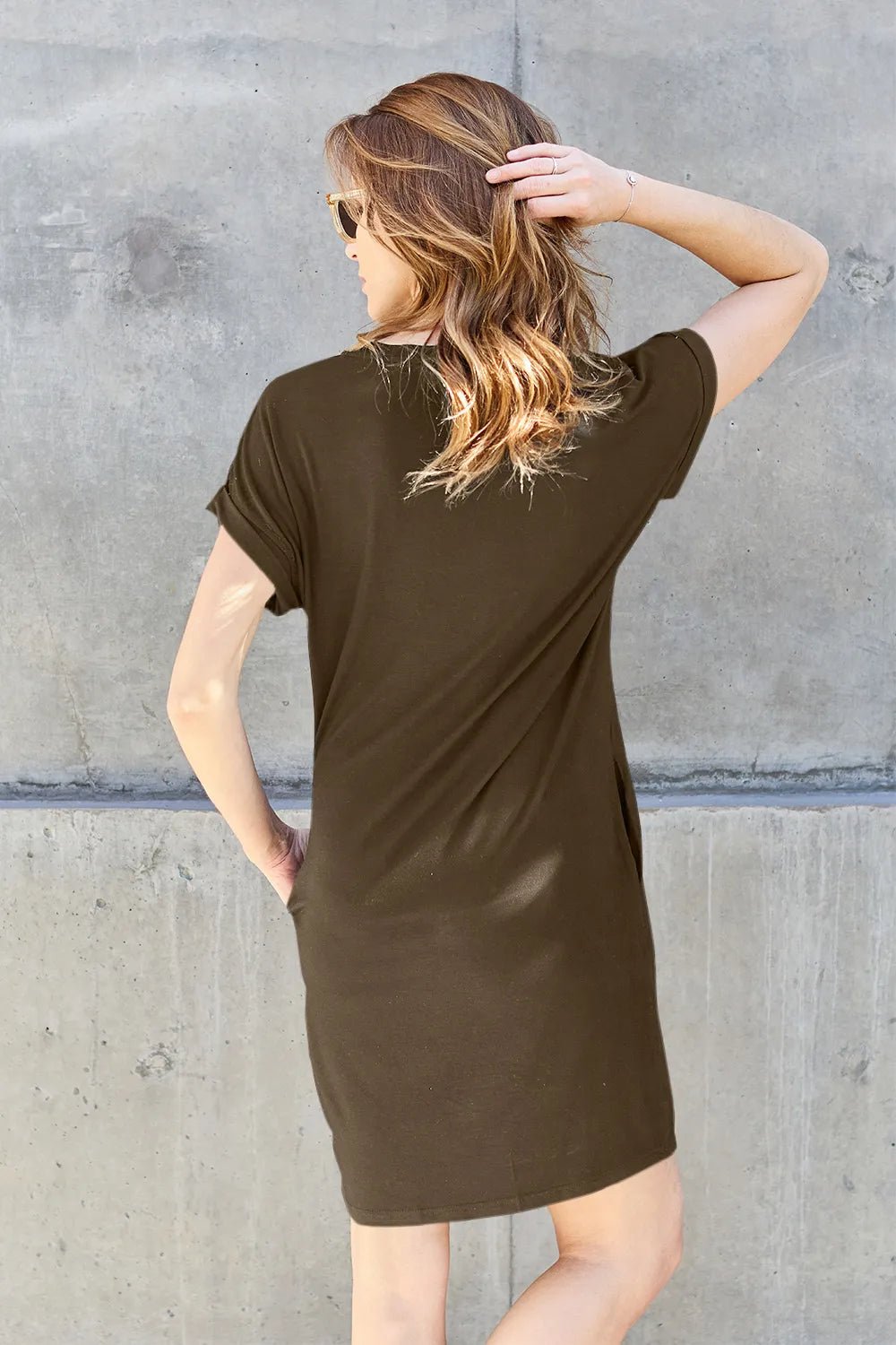 Basic Bae Full Size Round Neck Short Sleeve Dress with Pockets ba5a210f-d9b9-4251-ae59-bbba2ad99b10-Max