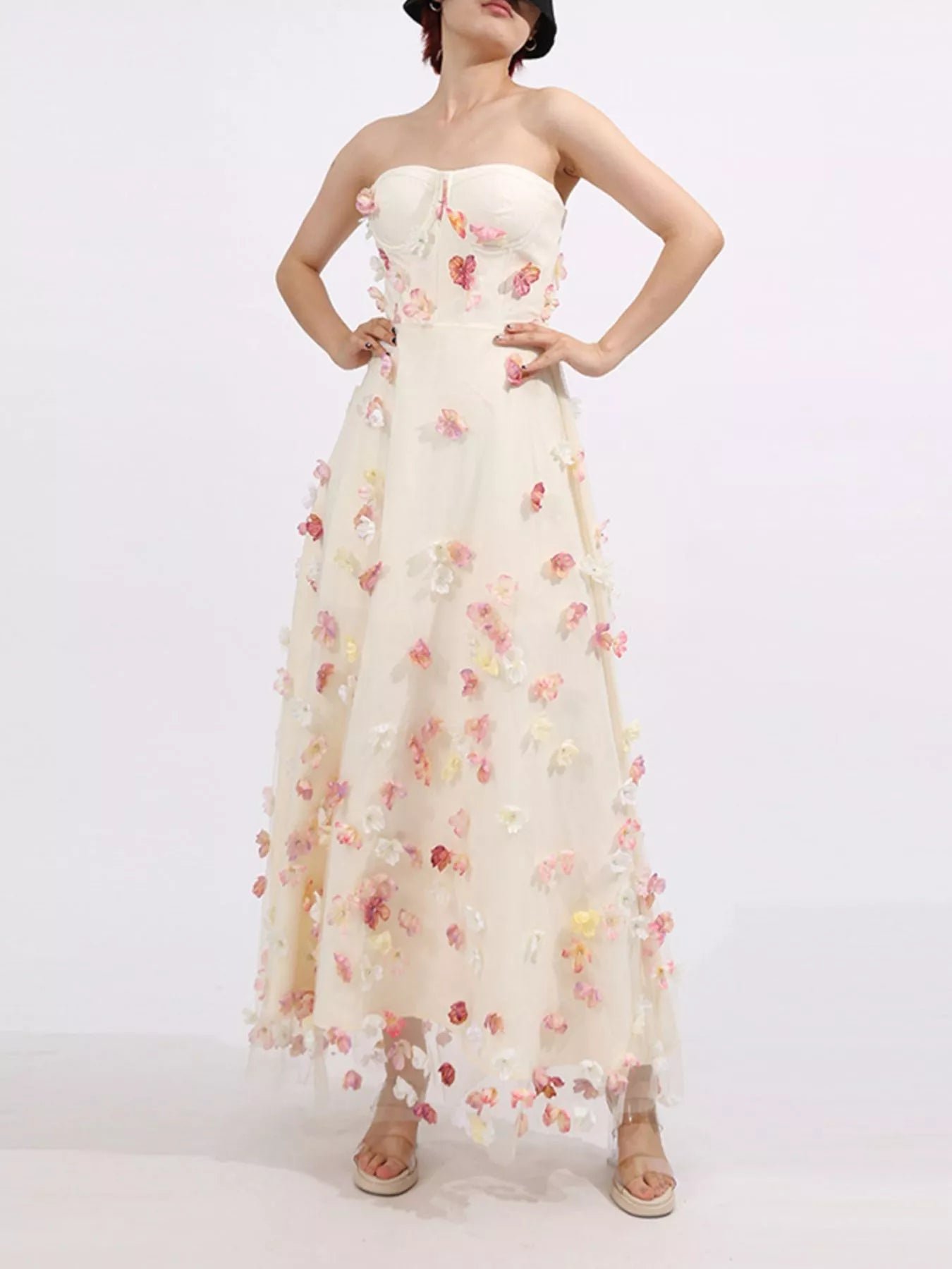 Floral Applique Strapless Tulle Maxi Dress c046158a-9c8d-4ed5-9628-5aced9c523c1-Max-Origin