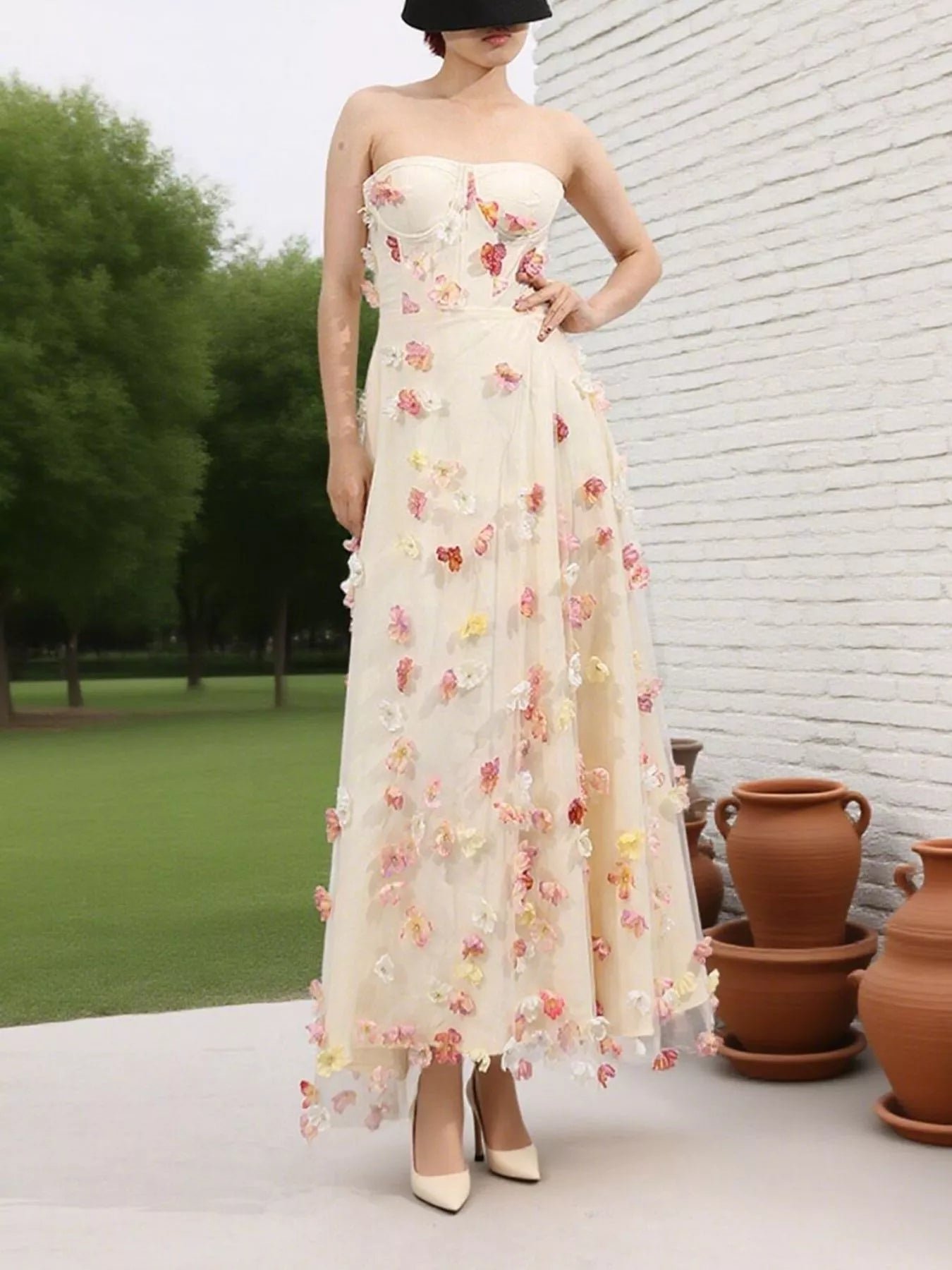 Floral Applique Strapless Tulle Maxi Dress dae019b8-7ac9-4787-871d-ed6e219b6ebb-Max-Origin