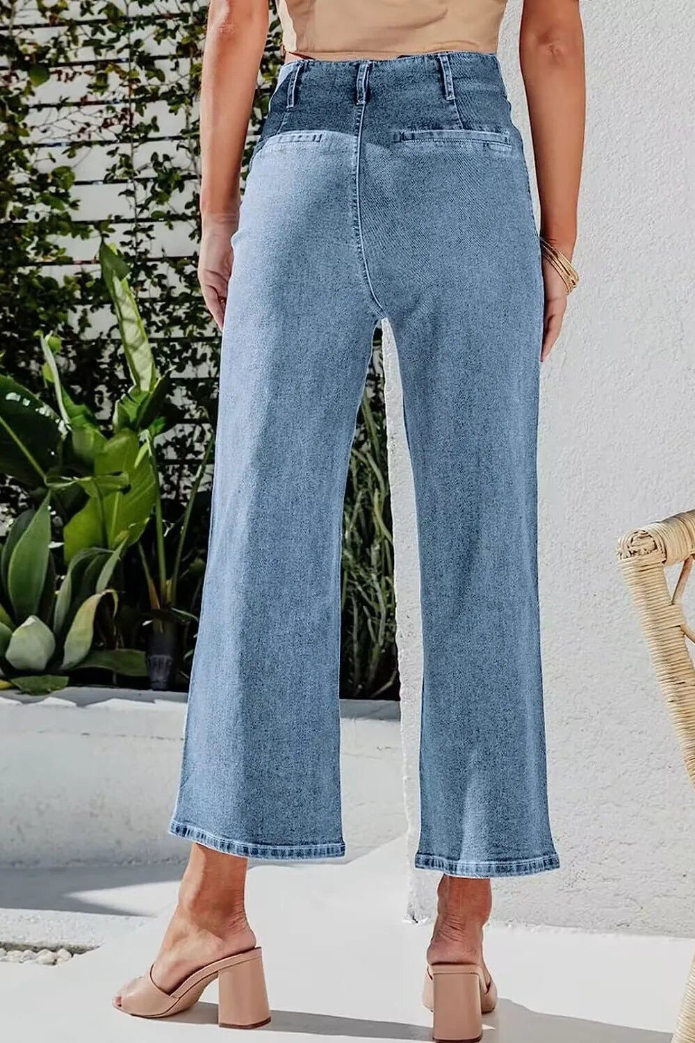 Button Fly Cropped Wide Leg Jeans 79d10c23-75c0-4168-93b1-88a3d9c0639f-Max