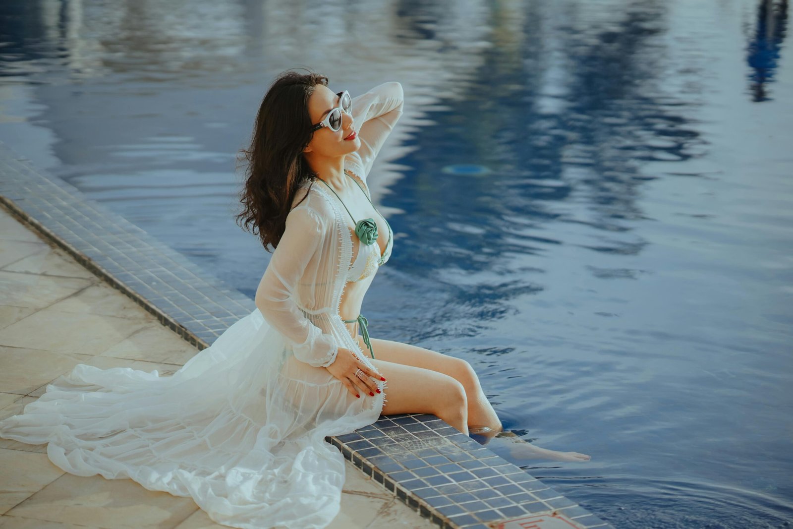 Effortless bikinis, one-pieces & beachwear essentials for summer style.